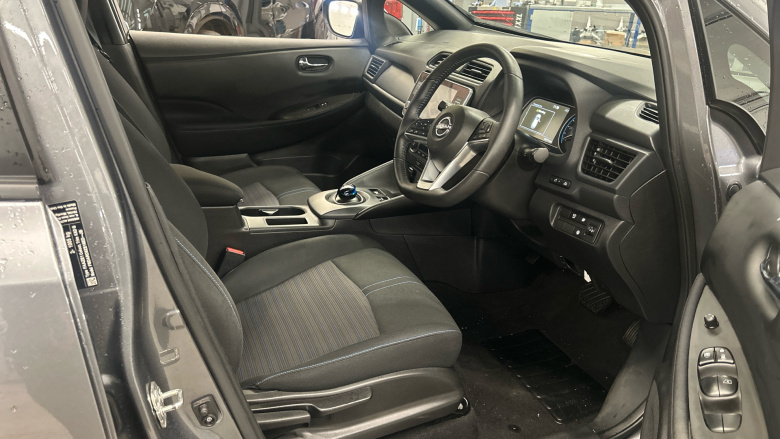 Nissan LEAF 110kW Acenta 39kWh 5dr Auto Electric Hatchback